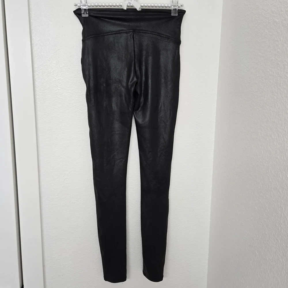 SPANX Shiny Black Leggings NWT SIZE SMALL - Picture 4 of 12